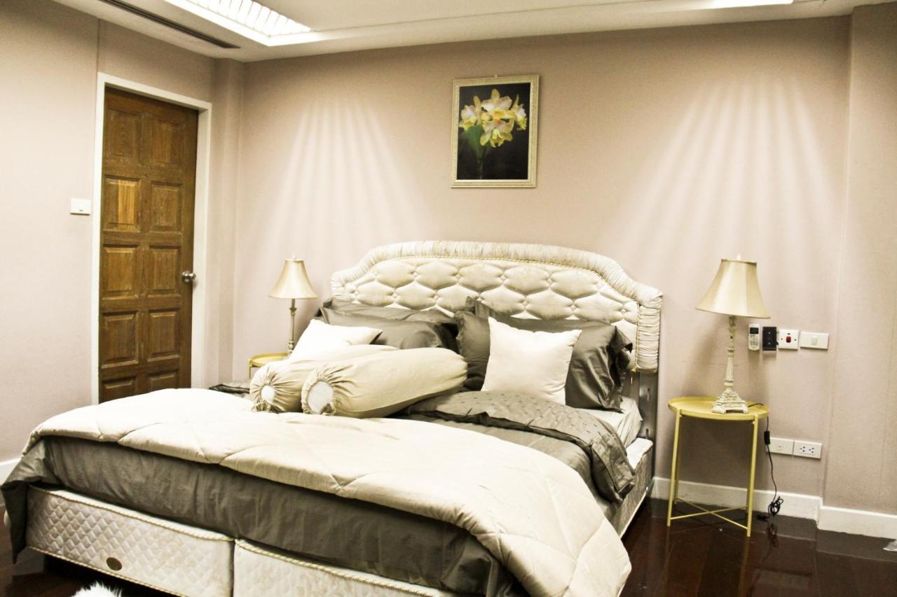 Albergue Nakhon Latphrao Bangkok Exterior foto
