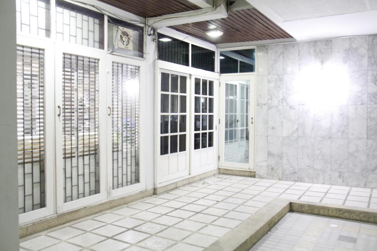 Albergue Nakhon Latphrao Bangkok Exterior foto