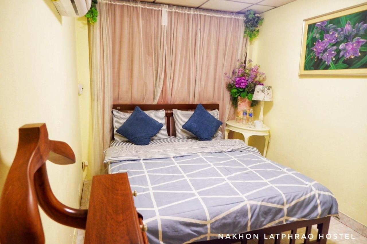 Albergue Nakhon Latphrao Bangkok Exterior foto