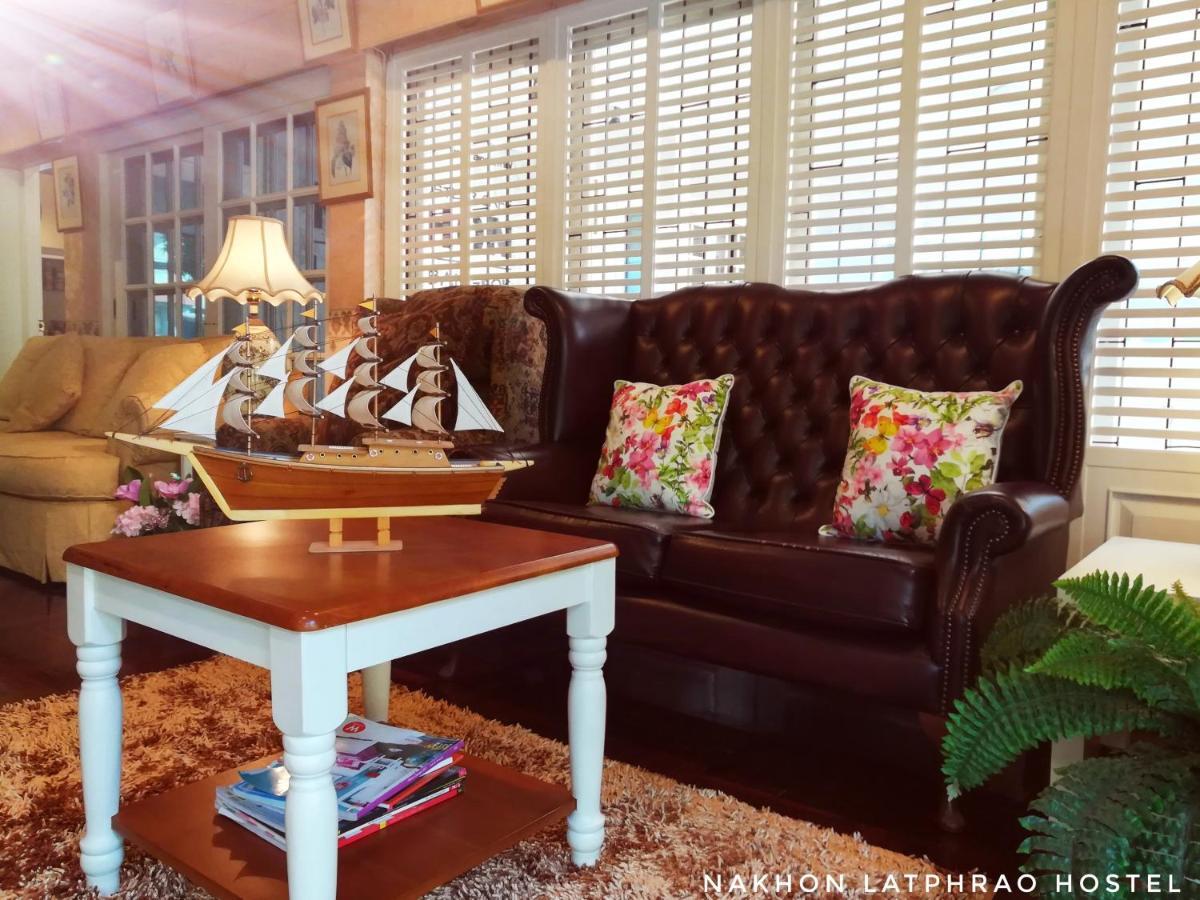 Albergue Nakhon Latphrao Bangkok Exterior foto