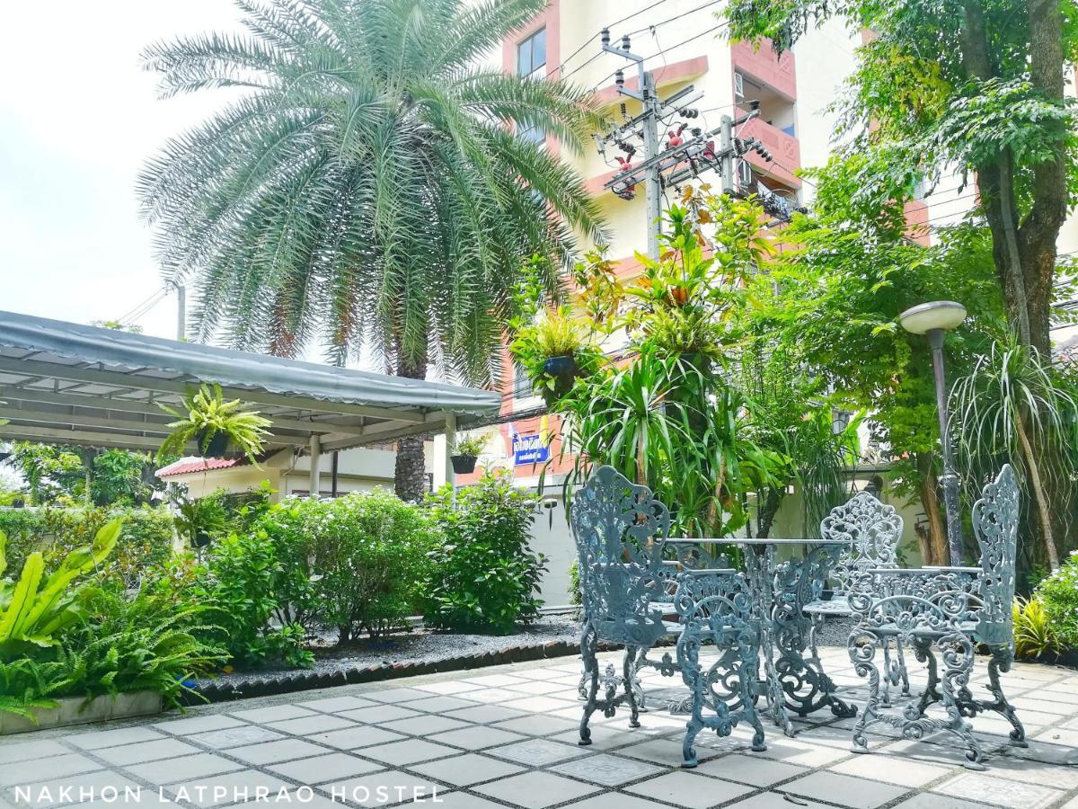 Albergue Nakhon Latphrao Bangkok Exterior foto