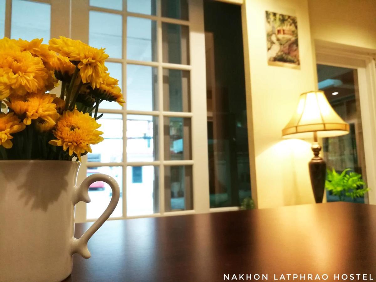 Albergue Nakhon Latphrao Bangkok Exterior foto