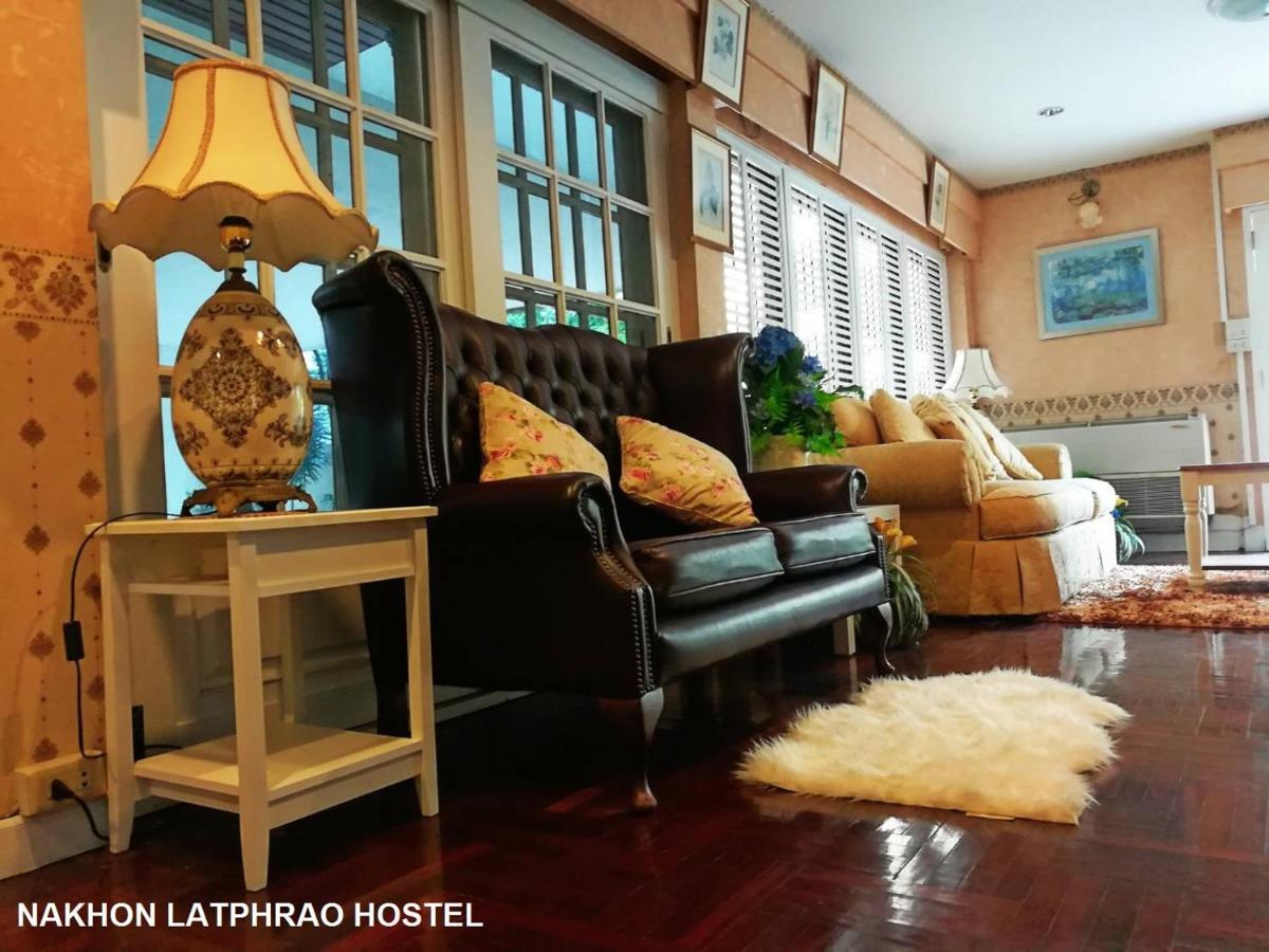 Albergue Nakhon Latphrao Bangkok Exterior foto
